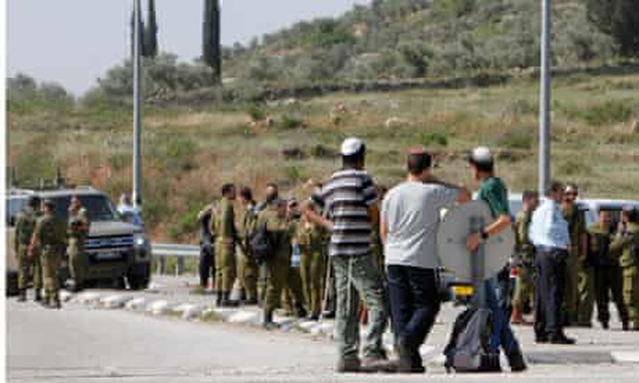 Jewish settlers close Main road near Nablus