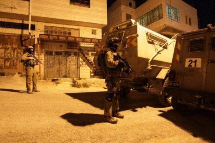 Palestinian youth shot and injured by IOF
