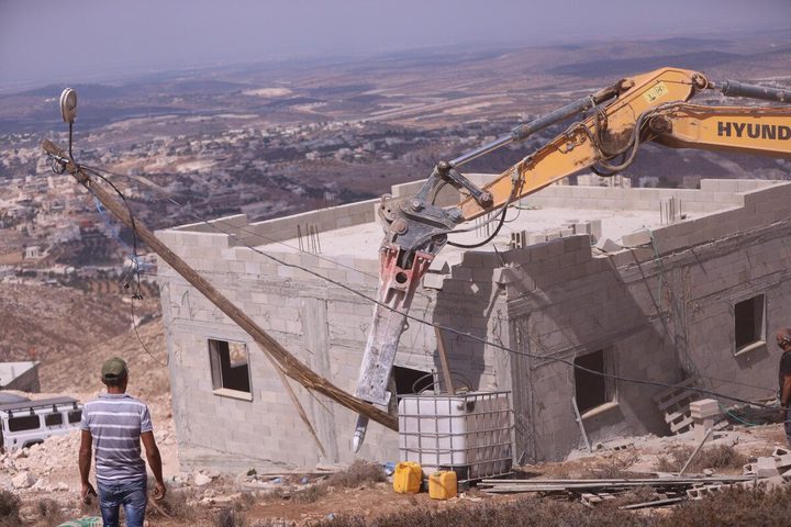 IOF demolishes Palestinian-owned 2-story house