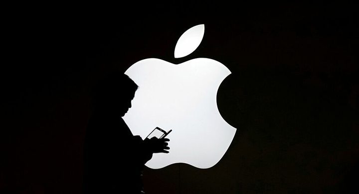 Germany accuses Apple of misleading its customers